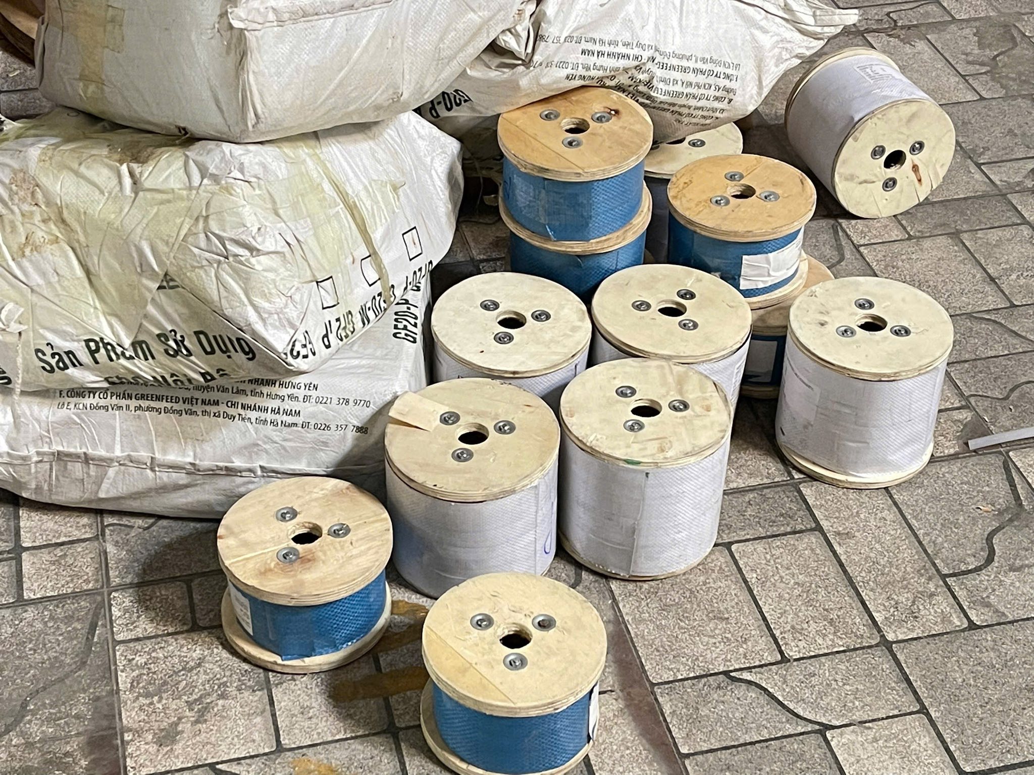 kho cáp mạ kẽm minh trí